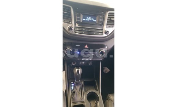 Sayi Imported Hyundai Tucson White Mota in Import - Dubai a Burkina Faso Sayi Imported Hyundai Tucson White Mota in Import - Dubai a Burkina Faso