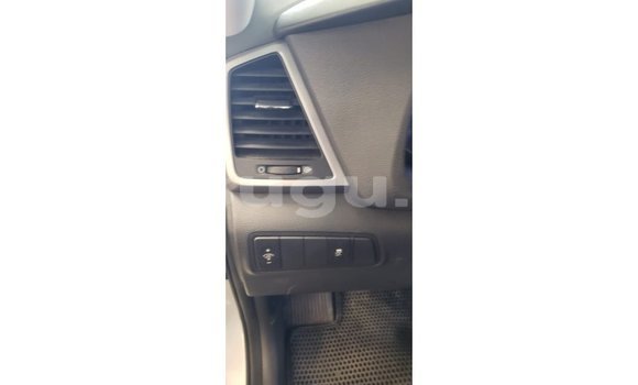 Sayi Imported Hyundai Tucson White Mota in Import - Dubai a Burkina Faso Sayi Imported Hyundai Tucson White Mota in Import - Dubai a Burkina Faso