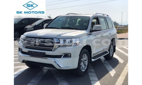 Buy Import Toyota Land Cruiser White Car in Import - Dubai in Burkina Faso Buy Import Toyota Land Cruiser White Car in Import - Dubai in Burkina Faso