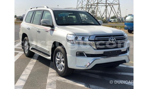 Buy Import Toyota Land Cruiser White Car in Import - Dubai in Burkina Faso Buy Import Toyota Land Cruiser White Car in Import - Dubai in Burkina Faso