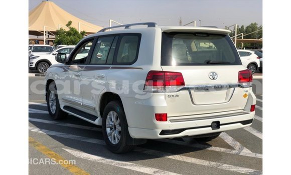 Buy Import Toyota Land Cruiser White Car in Import - Dubai in Burkina Faso Buy Import Toyota Land Cruiser White Car in Import - Dubai in Burkina Faso