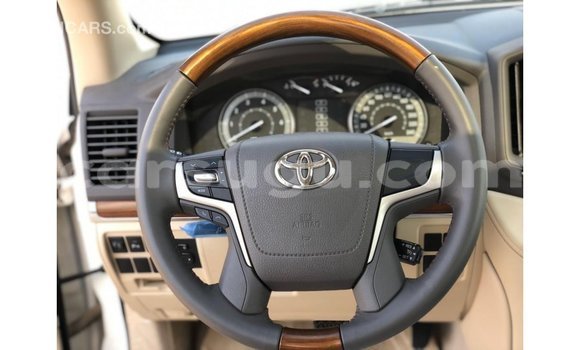 Buy Import Toyota Land Cruiser White Car in Import - Dubai in Burkina Faso Buy Import Toyota Land Cruiser White Car in Import - Dubai in Burkina Faso