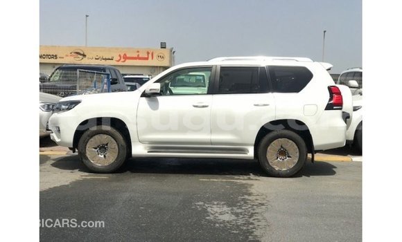 Sayi Imported Toyota Prado White Mota in Import - Dubai a Burkina Faso Sayi Imported Toyota Prado White Mota in Import - Dubai a Burkina Faso