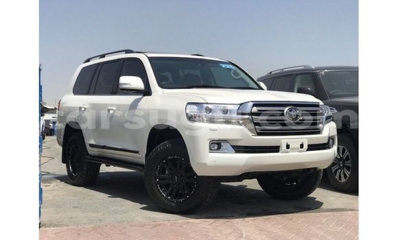 Acheter Import Voiture Toyota Land Cruiser Blanc à Import - Dubai, Burkina-Faso