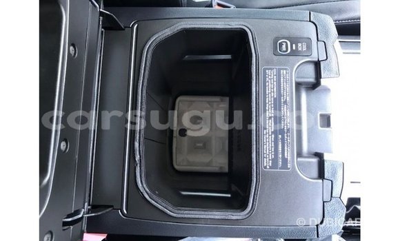 Sayi Imported Toyota Land Cruiser White Mota in Import - Dubai a Burkina Faso Sayi Imported Toyota Land Cruiser White Mota in Import - Dubai a Burkina Faso