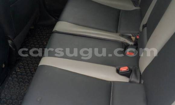 Acheter Occasion Voiture Toyota RAV4 Blanc à Ouagadougou, Burkina-Faso Acheter Occasion Voiture Toyota RAV4 Blanc à Ouagadougou, Burkina-Faso