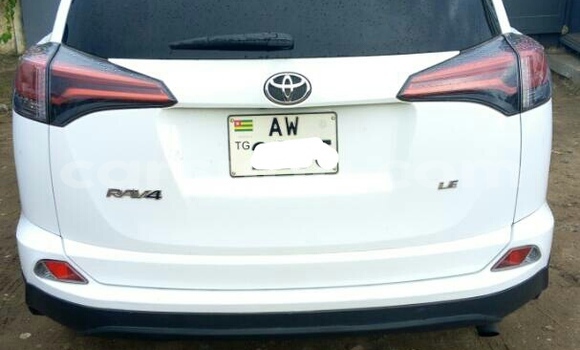 Acheter Occasion Voiture Toyota RAV4 Blanc à Ouagadougou, Burkina-Faso Acheter Occasion Voiture Toyota RAV4 Blanc à Ouagadougou, Burkina-Faso