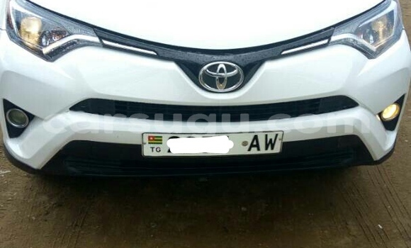 Acheter Occasion Voiture Toyota RAV4 Blanc à Ouagadougou au Burkina-Faso Acheter Occasion Voiture Toyota RAV4 Blanc à Ouagadougou au Burkina-Faso