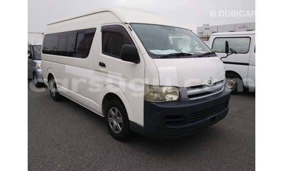 Acheter Import Voiture Toyota Hiace Blanc à Import - Dubai, Burkina-Faso Acheter Import Voiture Toyota Hiace Blanc à Import - Dubai, Burkina-Faso