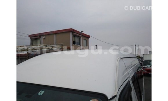 Acheter Import Voiture Toyota Hiace Blanc à Import - Dubai, Burkina-Faso Acheter Import Voiture Toyota Hiace Blanc à Import - Dubai, Burkina-Faso