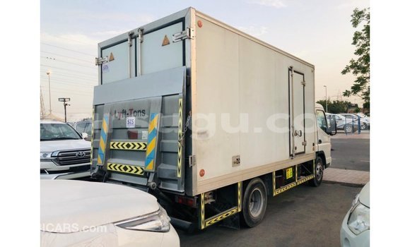 Sayi Imported Mitsubishi Carisma White Mota in Import - Dubai a Burkina Faso Sayi Imported Mitsubishi Carisma White Mota in Import - Dubai a Burkina Faso