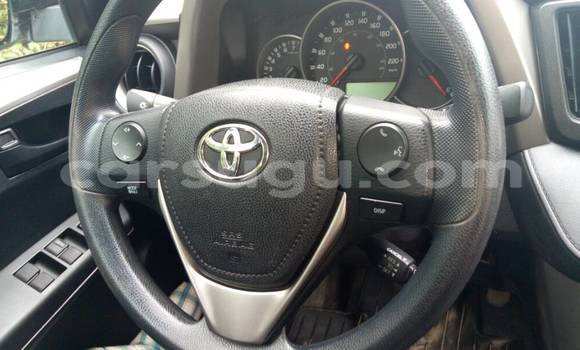 Acheter Occasion Voiture Toyota RAV4 Blanc à Ouagadougou, Burkina-Faso Acheter Occasion Voiture Toyota RAV4 Blanc à Ouagadougou, Burkina-Faso