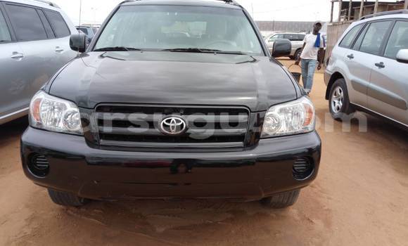 Acheter Occasion Voiture Toyota Highlander Noir à Ouagadougou au Burkina-Faso Acheter Occasion Voiture Toyota Highlander Noir à Ouagadougou au Burkina-Faso