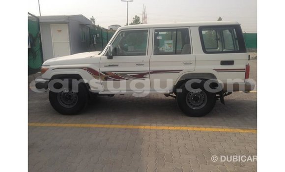 Acheter Import Voiture Toyota Land Cruiser Blanc à Import - Dubai, Burkina-Faso Acheter Import Voiture Toyota Land Cruiser Blanc à Import - Dubai, Burkina-Faso