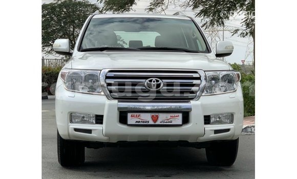 Sayi Imported Toyota Land Cruiser White Mota in Import - Dubai a Burkina Faso Sayi Imported Toyota Land Cruiser White Mota in Import - Dubai a Burkina Faso