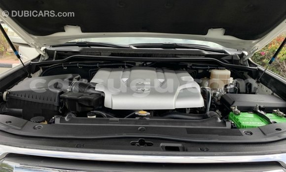 Sayi Imported Toyota Land Cruiser White Mota in Import - Dubai a Burkina Faso Sayi Imported Toyota Land Cruiser White Mota in Import - Dubai a Burkina Faso