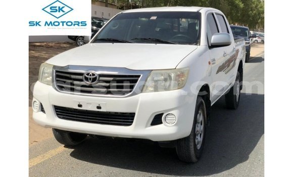 Buy Import Toyota Hilux White Car in Import - Dubai in Burkina Faso