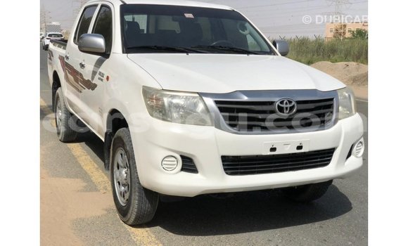 Sayi Imported Toyota Hilux White Mota in Import - Dubai a Burkina Faso Sayi Imported Toyota Hilux White Mota in Import - Dubai a Burkina Faso