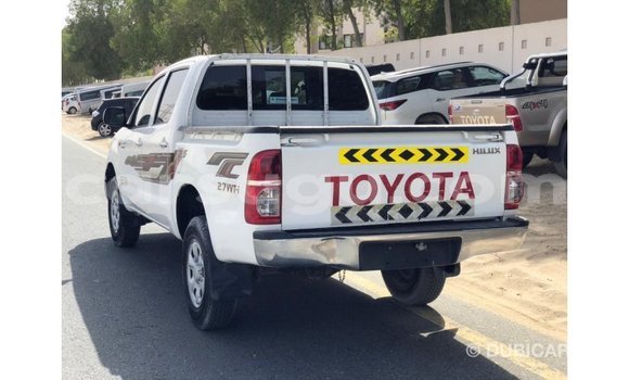 Sayi Imported Toyota Hilux White Mota in Import - Dubai a Burkina Faso Sayi Imported Toyota Hilux White Mota in Import - Dubai a Burkina Faso
