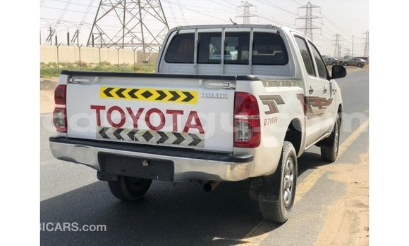 Sayi Imported Toyota Hilux White Mota in Import - Dubai a Burkina Faso Sayi Imported Toyota Hilux White Mota in Import - Dubai a Burkina Faso