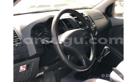Sayi Imported Toyota Hilux White Mota in Import - Dubai a Burkina Faso Sayi Imported Toyota Hilux White Mota in Import - Dubai a Burkina Faso