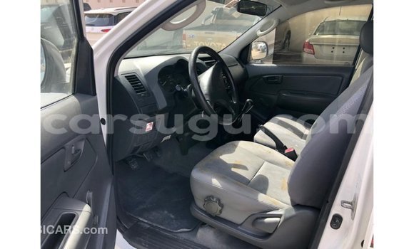 Sayi Imported Toyota Hilux White Mota in Import - Dubai a Burkina Faso Sayi Imported Toyota Hilux White Mota in Import - Dubai a Burkina Faso