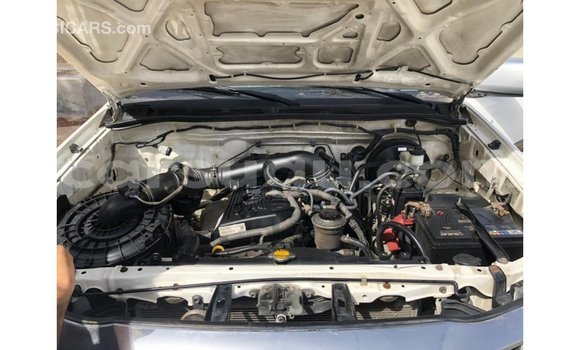 Sayi Imported Toyota Hilux White Mota in Import - Dubai a Burkina Faso Sayi Imported Toyota Hilux White Mota in Import - Dubai a Burkina Faso