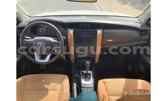 Sayi Imported Toyota Fortuner White Mota in Import - Dubai a Burkina Faso Sayi Imported Toyota Fortuner White Mota in Import - Dubai a Burkina Faso