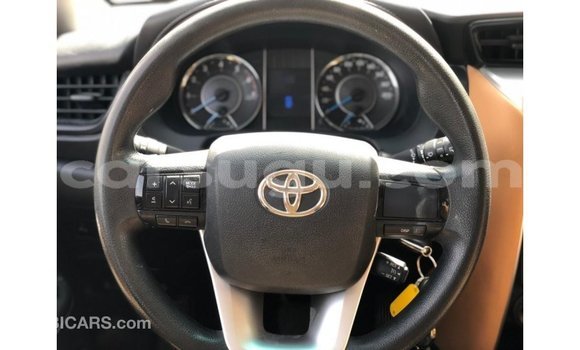 Sayi Imported Toyota Fortuner White Mota in Import - Dubai a Burkina Faso Sayi Imported Toyota Fortuner White Mota in Import - Dubai a Burkina Faso