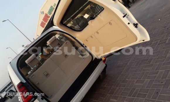 Sayi Imported Toyota Prado White Mota in Import - Dubai a Burkina Faso Sayi Imported Toyota Prado White Mota in Import - Dubai a Burkina Faso
