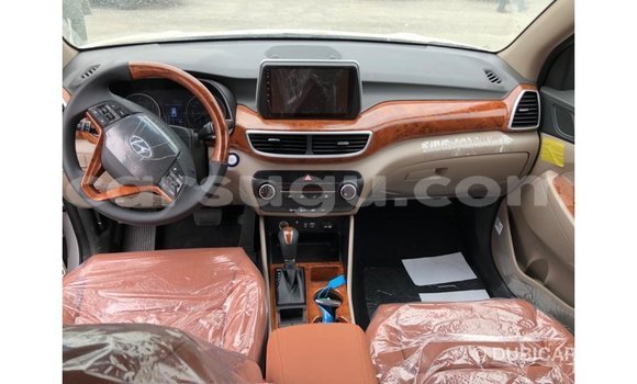 Acheter Import Voiture Hyundai Tucson Blanc à Import - Dubai, Burkina-Faso Acheter Import Voiture Hyundai Tucson Blanc à Import - Dubai, Burkina-Faso