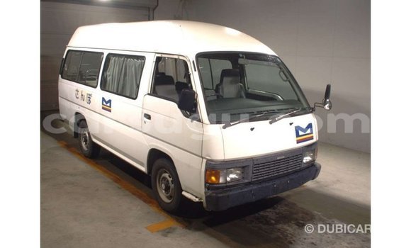Sayi Imported Nissan Caravan White Mota in Import - Dubai a Burkina Faso Sayi Imported Nissan Caravan White Mota in Import - Dubai a Burkina Faso