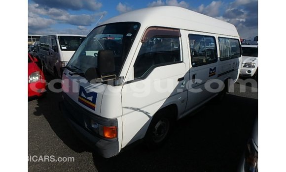 Sayi Imported Nissan Caravan White Mota in Import - Dubai a Burkina Faso Sayi Imported Nissan Caravan White Mota in Import - Dubai a Burkina Faso