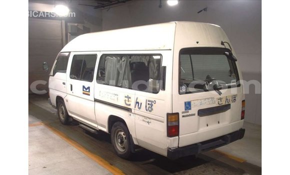 Sayi Imported Nissan Caravan White Mota in Import - Dubai a Burkina Faso Sayi Imported Nissan Caravan White Mota in Import - Dubai a Burkina Faso