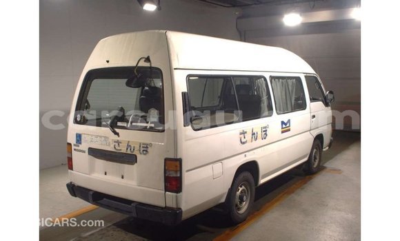 Sayi Imported Nissan Caravan White Mota in Import - Dubai a Burkina Faso Sayi Imported Nissan Caravan White Mota in Import - Dubai a Burkina Faso