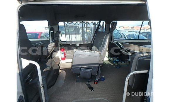 Sayi Imported Nissan Caravan White Mota in Import - Dubai a Burkina Faso Sayi Imported Nissan Caravan White Mota in Import - Dubai a Burkina Faso