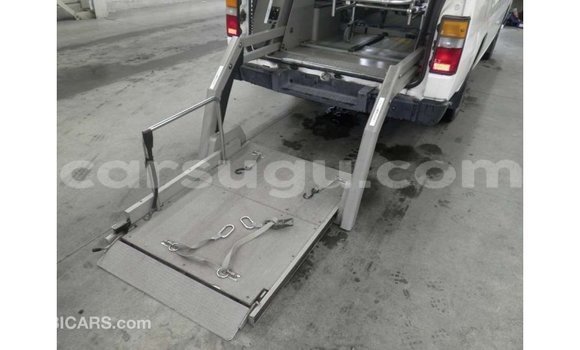 Sayi Imported Nissan Caravan White Mota in Import - Dubai a Burkina Faso Sayi Imported Nissan Caravan White Mota in Import - Dubai a Burkina Faso