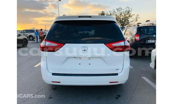Sayi Imported Toyota Sienna White Mota in Import - Dubai a Burkina Faso Sayi Imported Toyota Sienna White Mota in Import - Dubai a Burkina Faso