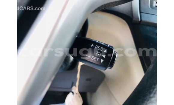 Sayi Imported Toyota Sienna White Mota in Import - Dubai a Burkina Faso Sayi Imported Toyota Sienna White Mota in Import - Dubai a Burkina Faso