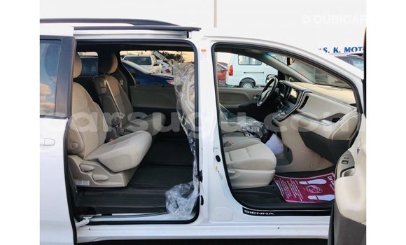 Sayi Imported Toyota Sienna White Mota in Import - Dubai a Burkina Faso Sayi Imported Toyota Sienna White Mota in Import - Dubai a Burkina Faso