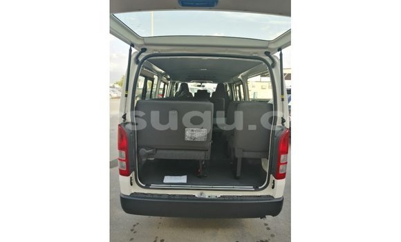 Sayi Imported Toyota DA White Babbar mota in Import - Dubai a Burkina Faso Sayi Imported Toyota DA White Babbar mota in Import - Dubai a Burkina Faso