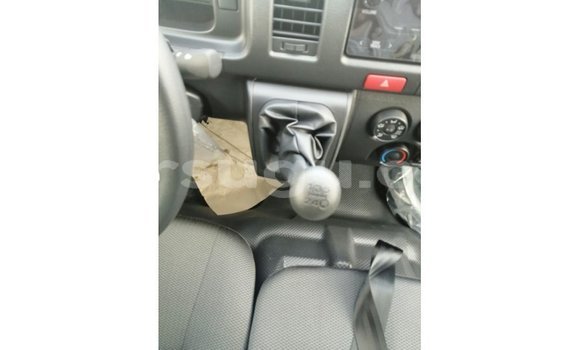 Sayi Imported Toyota DA White Babbar mota in Import - Dubai a Burkina Faso Sayi Imported Toyota DA White Babbar mota in Import - Dubai a Burkina Faso