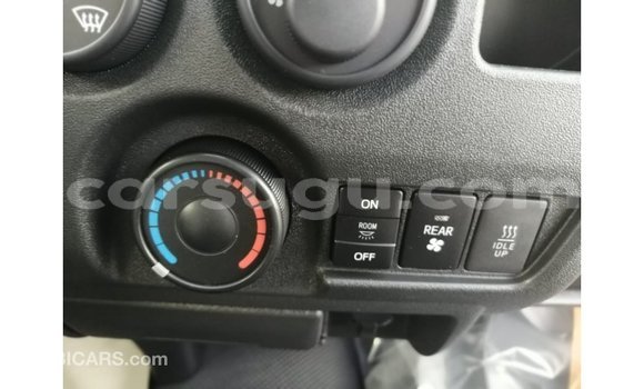 Sayi Imported Toyota DA White Babbar mota in Import - Dubai a Burkina Faso Sayi Imported Toyota DA White Babbar mota in Import - Dubai a Burkina Faso