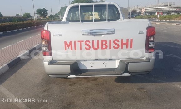 Acheter Import Voiture Mitsubishi L200 Blanc à Import - Dubai, Burkina-Faso Acheter Import Voiture Mitsubishi L200 Blanc à Import - Dubai, Burkina-Faso