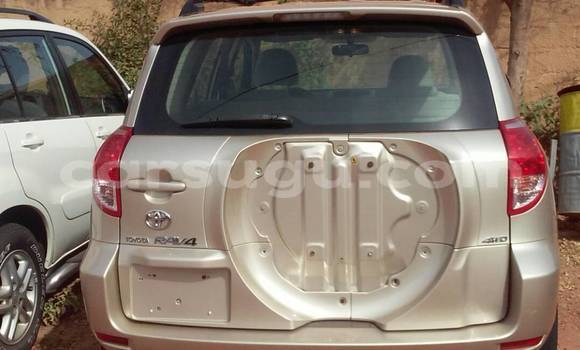 Acheter Occasion Voiture Toyota RAV4 Gris à Ouagadougou, Burkina-Faso Acheter Occasion Voiture Toyota RAV4 Gris à Ouagadougou, Burkina-Faso