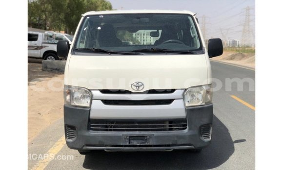 Sayi Imported Toyota Hiace White Mota in Import - Dubai a Burkina Faso Sayi Imported Toyota Hiace White Mota in Import - Dubai a Burkina Faso