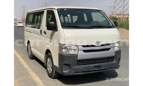 Sayi Imported Toyota Hiace White Mota in Import - Dubai a Burkina Faso Sayi Imported Toyota Hiace White Mota in Import - Dubai a Burkina Faso