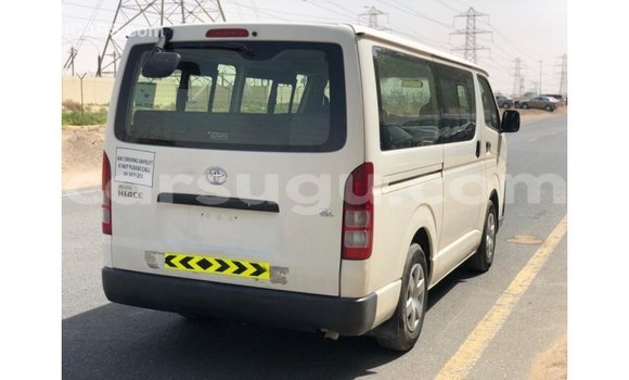 Sayi Imported Toyota Hiace White Mota in Import - Dubai a Burkina Faso Sayi Imported Toyota Hiace White Mota in Import - Dubai a Burkina Faso