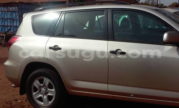 Acheter Occasion Voiture Toyota RAV4 Gris à Ouagadougou, Burkina-Faso Acheter Occasion Voiture Toyota RAV4 Gris à Ouagadougou, Burkina-Faso