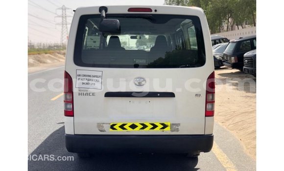 Sayi Imported Toyota Hiace White Mota in Import - Dubai a Burkina Faso Sayi Imported Toyota Hiace White Mota in Import - Dubai a Burkina Faso